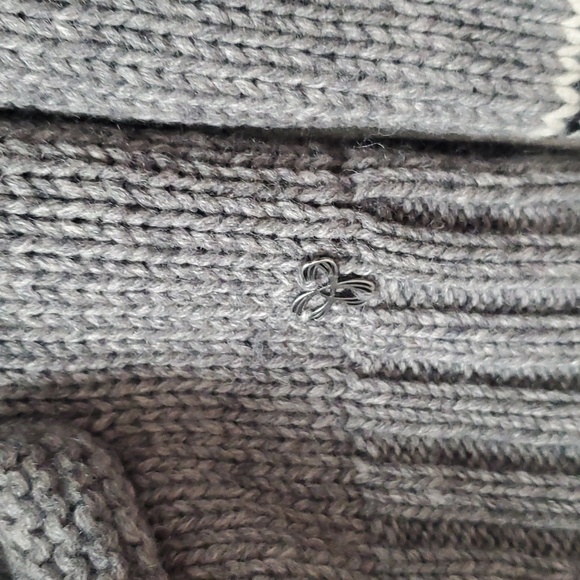 TNA Classic Zip Sweater - Picture 4 of 4